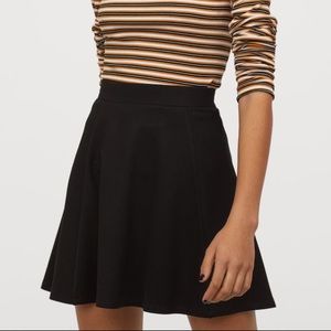 DIVIDED black skirt high waisted